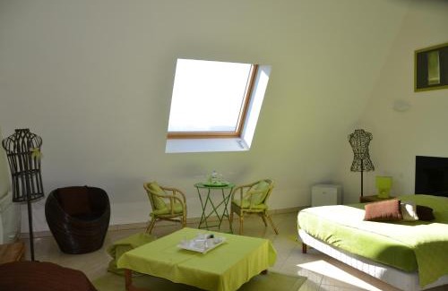 Saint-Quentin-Lamotte-Croix-au-Bailly Bed & Breakfast | La Villa Antalya