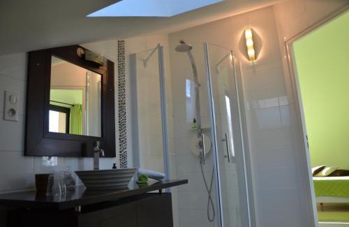 Saint-Quentin-Lamotte-Croix-au-Bailly Bed & Breakfast | La Villa Antalya