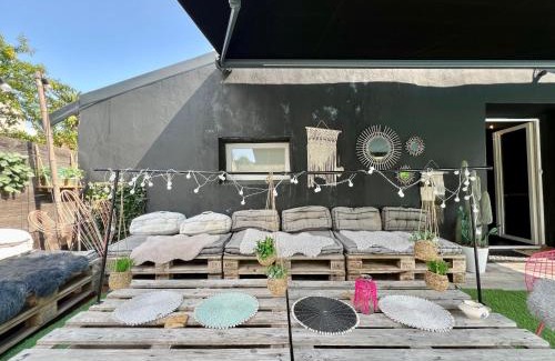 Moret-Loing-et-Orvanne House | La Villa d'ElodibiZa, 45mn de Paris en train avec piscine !