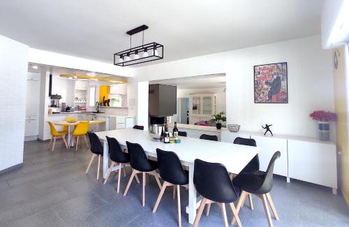 Sarlat-la-Caneda Villa | La Villa d Elsa 10-12 pers piscine chauffée 500m du centre ville