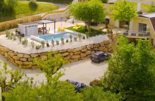 Sarlat-la-Caneda Villa | La Villa d Elsa 10-12 pers piscine chauffée 500m du centre ville