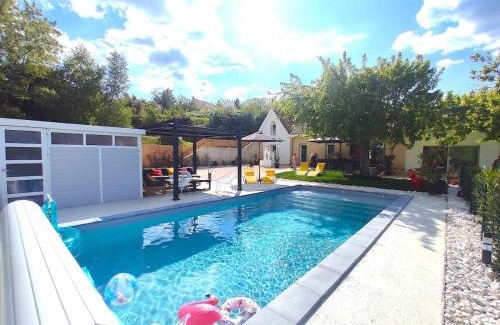 Sarlat-la-Caneda Villa | La Villa d Elsa 10-12 pers piscine chauffée 500m du centre ville