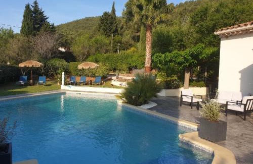 Cuers Bed & Breakfast | La Villa d'Olivène