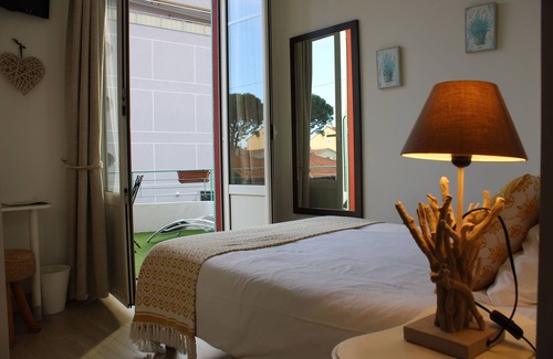 Cros-de-Cagnes Hotel | La Villa des Oliviers