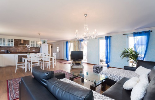 La Camella Villa | "LA VILLA" With Large Heated Wellness Hot Tub And Tropical Garden