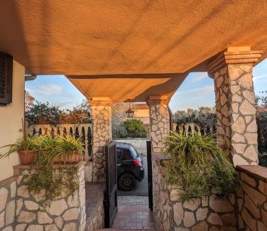 Aprilia House | La Villetta del Gelso bianco