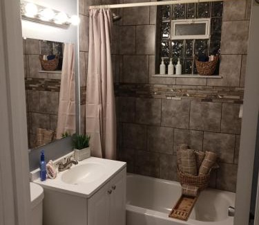 Little Village Apartment | La Villita - Gateway to Chicago