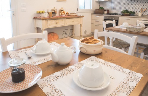 Fermo Other | La Viola e il Sole