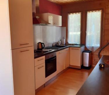 Saint-Leon-sur-Vezere Ski Chalet | La voie de l'hirondelle