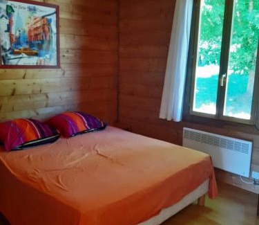 Saint-Leon-sur-Vezere Ski Chalet | La voie de l'hirondelle