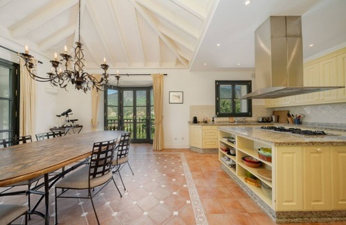 Benahavis Villa | La Zagaleta, Benahavís – Villa with private pool and mountain views
