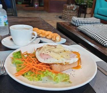 Nong Khae Hotel | Laanrablom Bed&Breakfast