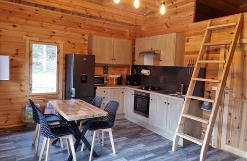 Saint-Martin-du-Puy Ski Chalet | Lacustre, Cabane Pilotis sur L'eau un Hébergement Insolite au lac de Chaumeçon