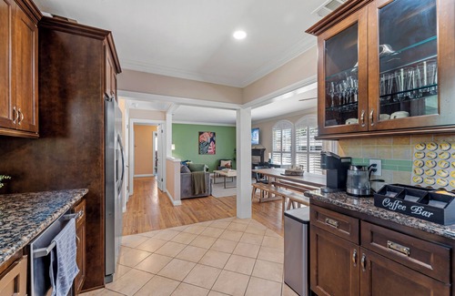 The Plaza House | Ladoga's Hideway, Gorgeous Pool, Game Room, Fire Pit, Private Backyard,BBQ Grill