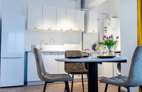 Floresti Apartment | Lady-s View