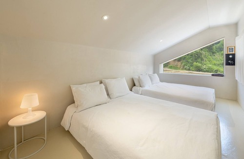 Gyeongju House | Laetari Pension, Gyeongju