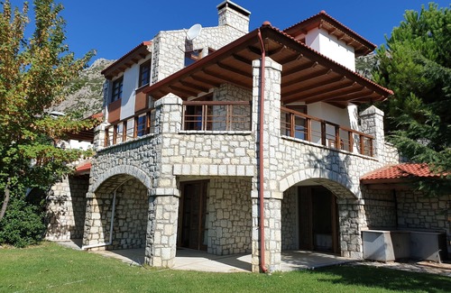 Arachova Ski Chalet | Lafky Arachova Residence