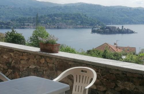Pella Apartment | Lago D'Orta ampio monolocale con vista LaPlesna