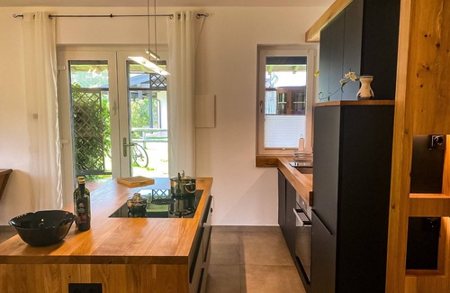 Domaso Apartment | Lago Lodge Claudia Beach Holiday Home