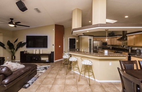 Lake Havasu City House | LAGOON STYLE OASIS! HUGE ENTERTAINING YARD!