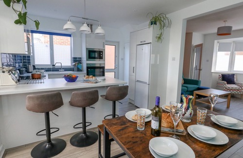 Wyke Regis House | LAGOON VIEW, pet friendly, with a garden in Wyke Regis