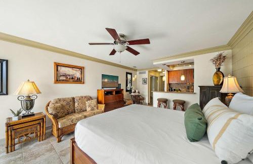 Historic Lahaina Front Street Apartment | Lahaina Shores 512 · LS 512 Getaway Studio by the Beach Pool Hot