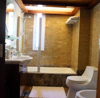 Ras Beirut Apartment | Lahoya Suites