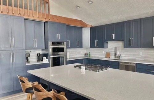 White Lake House | Lake Vibes at Buckingham Placenn