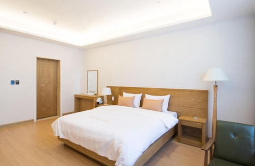 Naju Hotel | Lake 45 Hotel