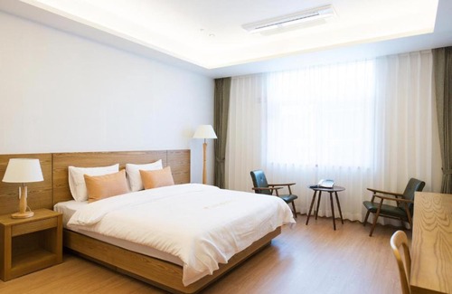 Naju Hotel | Lake 45 Hotel