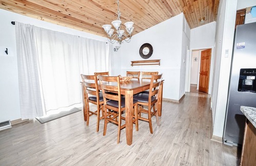 Canadian Lakes Cottage | Lake Access | Firepit, Fireplace, Dock & Views