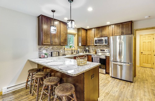 Albrightsville Cabin | Lake Access & Hot Tub: Forest-View Poconos Cabin