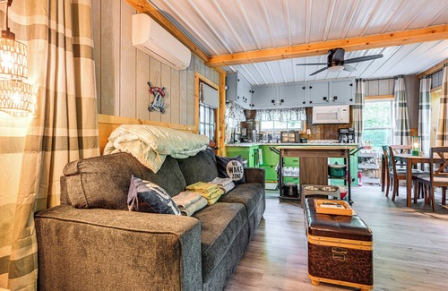 Gladwin Cottage | Lake Access & Kayaks: Gladwin Cottage Near Golfing