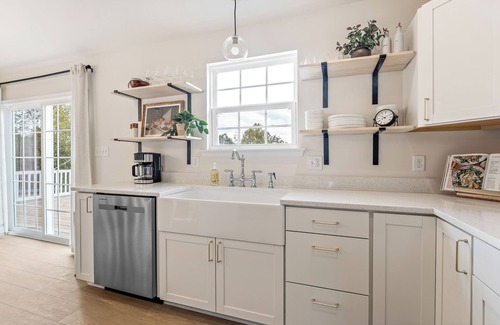 Orange House | Lake access w/hot tub, game room,boat slip, kayaks & more