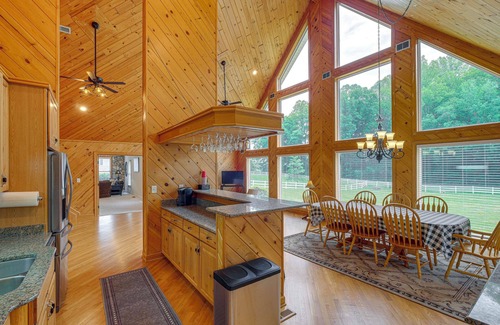 Louisa House | Lake Anna Retreat w/Dock Access: Boating & BBQs!