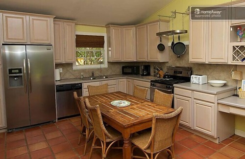 Lake Austin Village House | Lake Austin Waterfront Retreat - Hot Tub, SUP, WiFi, Dogs Welcome