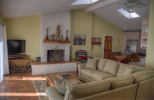 Lake Austin Village House | Lake Austin Waterfront Retreat - Hot Tub, SUP, WiFi, Dogs Welcome