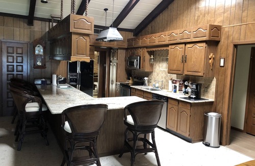 Brownwood House | Lake Brownwood Waterfront Home