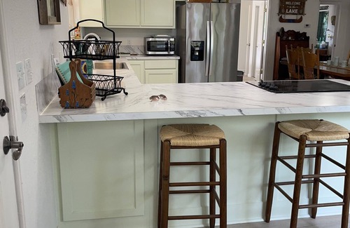 Buchanan Dam House | Lake Buchanan Waterfront B & R Lodge