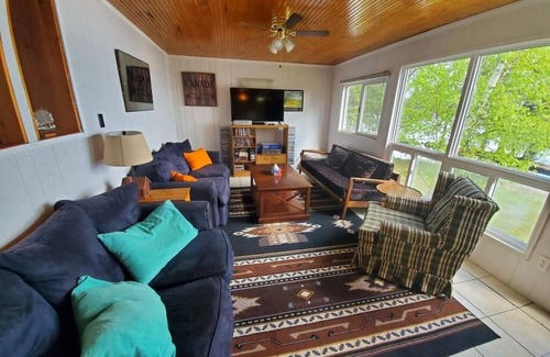 Rennie Cabin | Lakefront Cabin for Rent on Jessica Lake