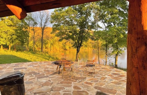 Stilwell House | Lake Cabin in Wildlife Preserve