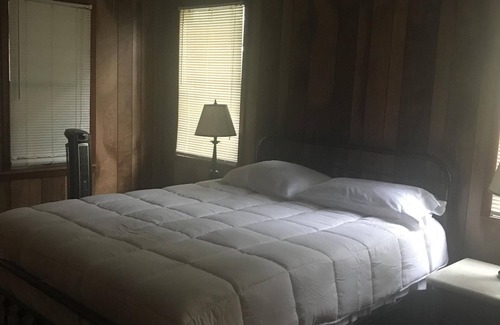 Jonesville Cabin | Lake Cabin on Black River Lake