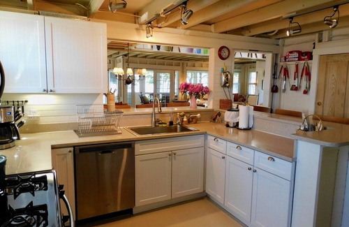 Malletts Bay Cottage | Lake Champlain Great Camp - Rustic Luxury, Sunsets, Lawn, Beach, Amenities!