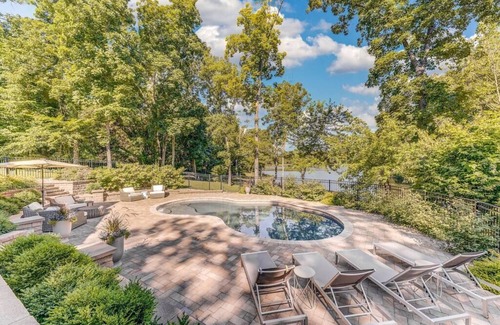 Innsbrook House | Lake Charrette Retreat at Innsbrook