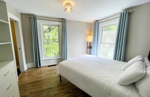 Chelan Hotel | Lake Chelan Manor Room #2