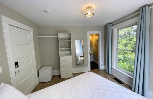 Chelan Hotel | Lake Chelan Manor Room #2