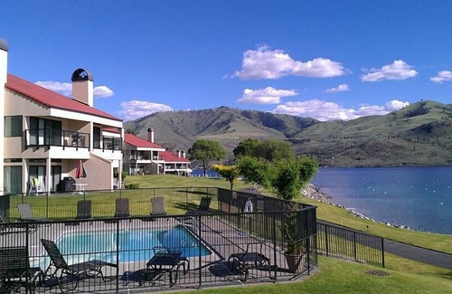 Chelan Condo | Lake Chelan Shores, Nice Chelan Waterfront resort, Great summer deals!
