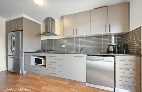 Lake Conjola House | Lake Conjola, Deepwater resort - Cabin 17