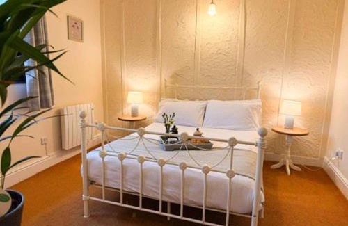 Builth Wells House | Lake Cottages at Cwm Chwefru