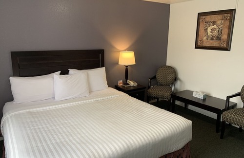 Winfield Hotel | Lake Country Inn